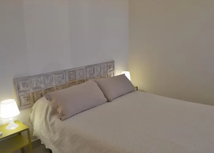 Chimeneas דירה *