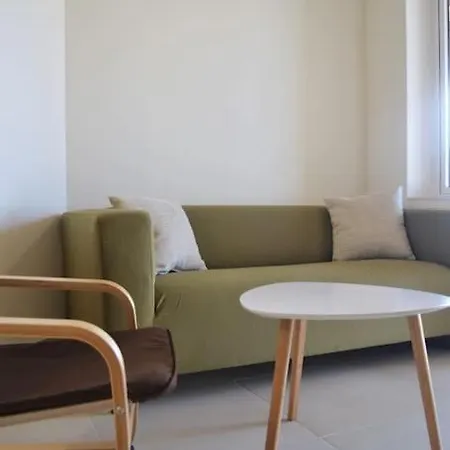 Las Chimeneas Apartment *